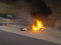 Пилот "Формулы-1" едва не сгорел заживо после жуткой аварии на Гран-при Бахрейна