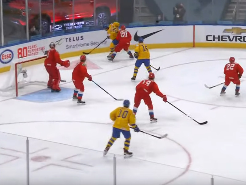 Молодые российские хоккеисты обыграли шведов на чемпионате мира