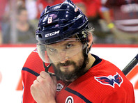 Александр Овечкин открыл счет заброшенным шайбам в новом сезоне НХЛ