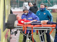 Футболисту "СКА-Хабаровск" сломали височную кость в матче ФНЛ