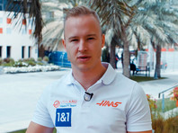 Никита Мазепин вылетел на первом же круге дебютной гонки в "Формуле-1"