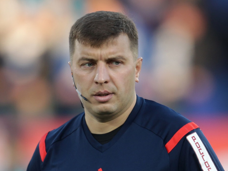  Футбольный арбитр Вилков пожизненно отстранен от судейства из-за утраты доверия 	