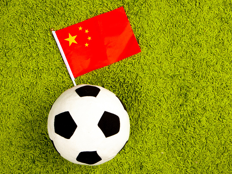 Китайский богач превратил футбольный клуб в игрушку для своего 126-килограммового сына
