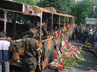Троллейбус, который 19 августа 1991 года следовал по маршруту "Б" и был превращен в баррикаду, примет участие в фестивале "Остров-1991" в московском парке "Музеон" и на один день превратится в галерею современного искусства