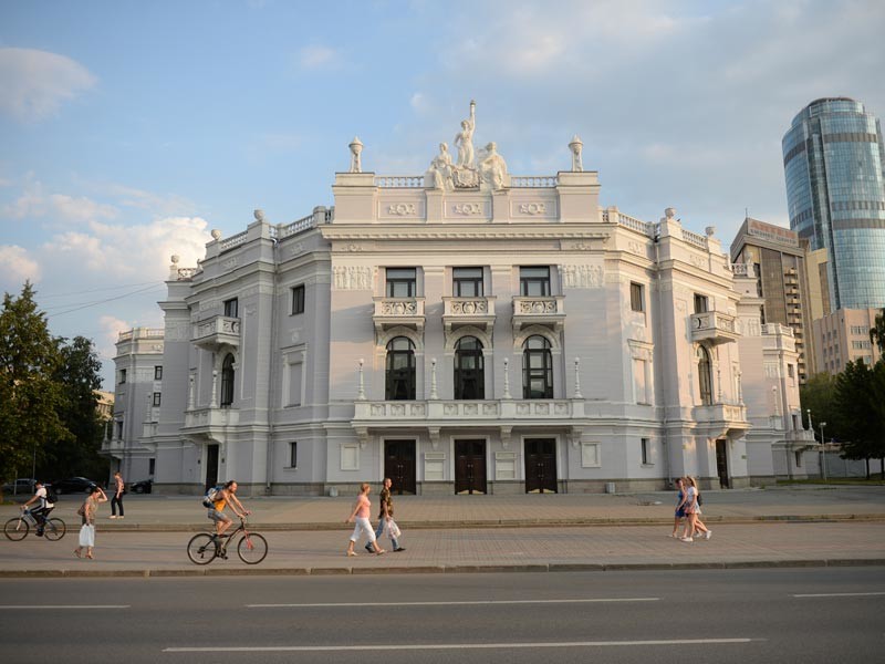 Руководство Екатеринбургского Театра оперы и балета объявило благотворительную акцию, приуроченную к открытию нового сезона