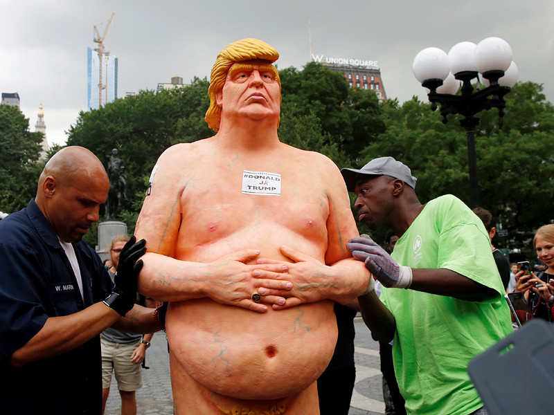 Статуя, изображающая кандидата на пост президента США от Республиканской партии Дональда Трампа в обнаженном виде, была продана за 21,8 тысячи долларов на аукционе в Лос-Анджелесе