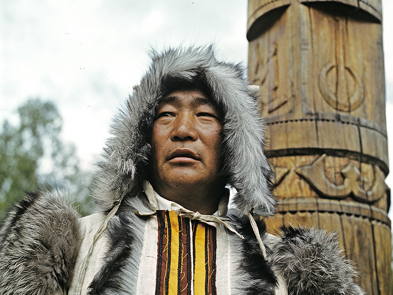 Ежегодно 25 ноября в Республике Саха (Якутия) отмечают день признания на мировом уровне якутского национального эпоса Олонхо. Именно в этот день в 2005 году ЮНЕСКО признало Олонхо шедевром устного и нематериального наследия человечества
