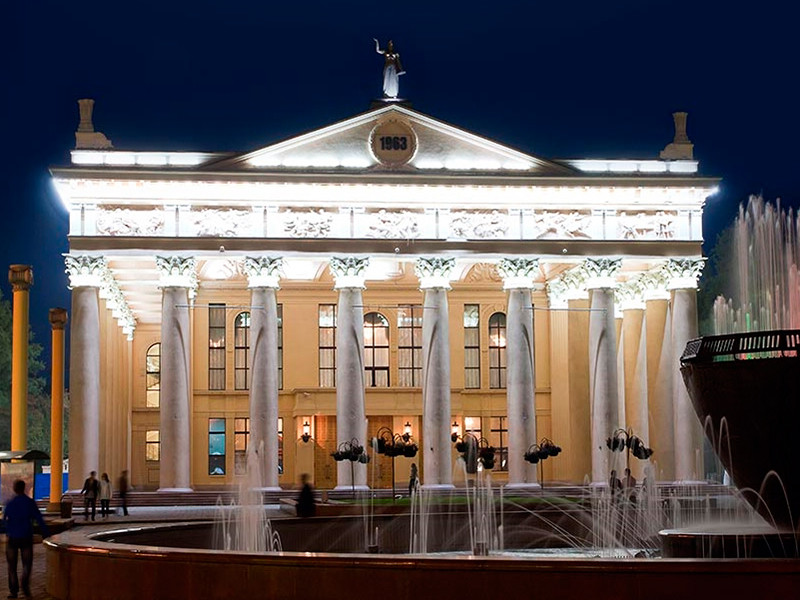 Новокузнецкий театр уволил артиста за мат на детском спектакле в Рождество