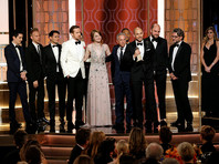 Картина "Ла-Ла Ленд" (La La Land) американского режиссера Дэмьена Шазелла получила "Золотой глобус" в номинации "Лучший комедийный фильм или мюзикл"