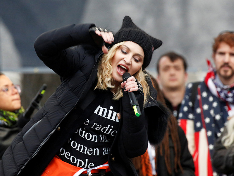 Соратник Трампа призвал арестовать Мадонну после ее выступления на "Марше женщин"