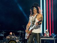 Группа Guns N' Roses вызвала возмущение фанатов, поприветствовав Сидней на концерте в Мельбурне