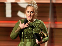 В США вручают премии "Грэмми": в номинации "Песня года" победила Адель