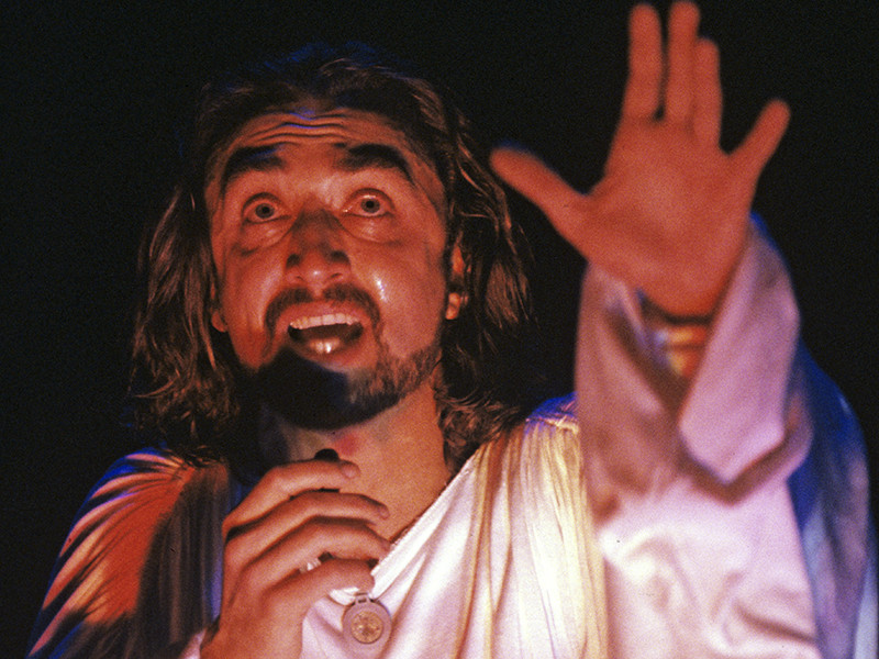 Актер Олег Казанчеев в роли Христа в рок-опере "Иисус Христос - суперзвезда"