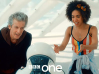Телеканал BBC One обнародовал новый трейлер десятого сезона популярного британского научно-фантастического телесериала "Доктор Кто" (Doctor Who), премьера которого запланирована на 15 апреля 2017 года. В очередном сезоне появится актриса Перл Маки, которая сыграет спутницу главного героя
