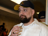 Рэпер Баста (Василий Вакуленко) получил премию "Музыкант года" и награду в самой престижной номинации "Человек года" по версии журнала GQ