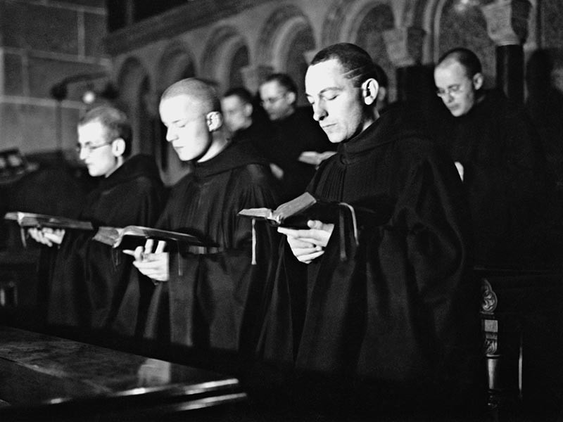 BBC запускает мини-сериал, в котором будет показана повседневная жизнь монахов-бенедектинцев в трех британских монастырях. Предполагается, что проект покажет зрителям те аспекты жизни монахов, которые обычно бывают скрыты от общественности
