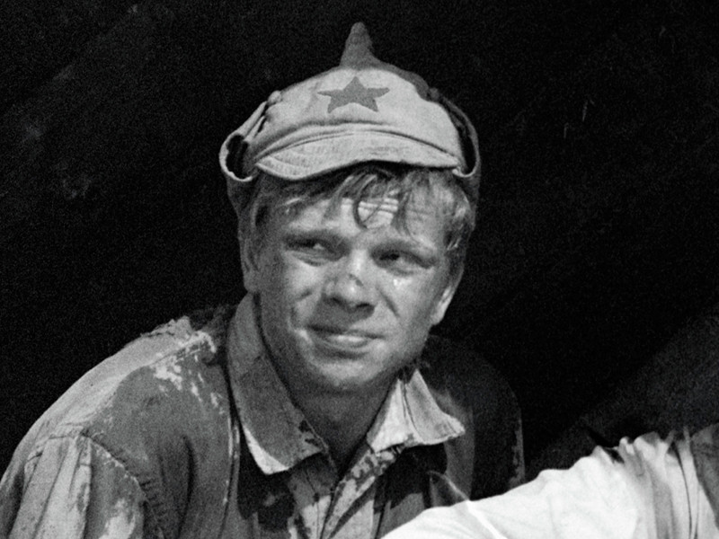 Николай Годовиков в роли Петрухи в кинофильме "Белое солнце Пустыни", 1 ноября 1970 года