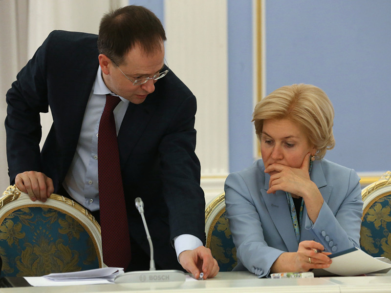 Мединский пожаловался Голодец на "невидимую руку", продвигающую в России "оттенки серого"