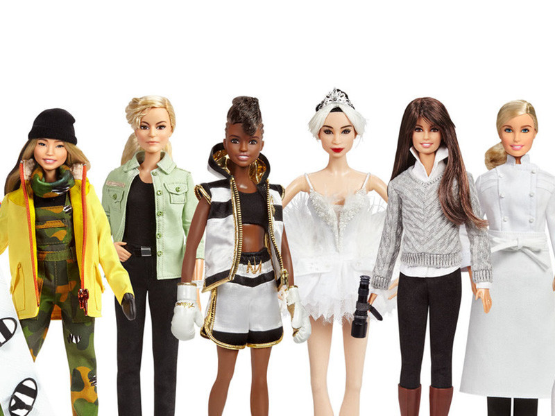 Американская компания Mattel представила линейку "Вдохновляющие женщины", в которую вошли 17 новых кукол Барби, прототипами которых стали самые известные женщины