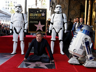 Американский актер Марк Хэмилл, известный по роли Люка Скайуокера в космической саге "Звездные войны", получил звезду на Аллее славы в Голливуде