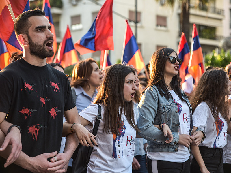 Иностранные знаменитости с армянскими корнями выражают одобрение ситуации в Армении, где демонстранты накануне добились отставки премьер-министра страны Сержа Саргсяна