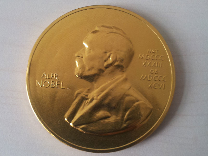 Лауреатов Нобелевской премии по литературе за 2018 и 2019 годы объявят в октябре