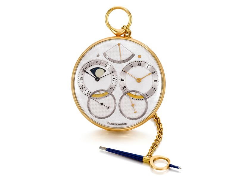 Часы "величайшего часовщика" XX века проданы на аукционе Sotheby's за рекордные 4,5 млн долларов