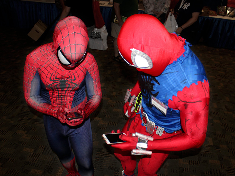 Фанаты героя комиксов Marvel Человека-паука намерены провести демонстрацию в костюмах любимого персонажа у офисов киностудии Sony в Калвер-Сити и Нью-Йорке, чтобы "вернуть нашего мальчика" в киновселенную Marvel