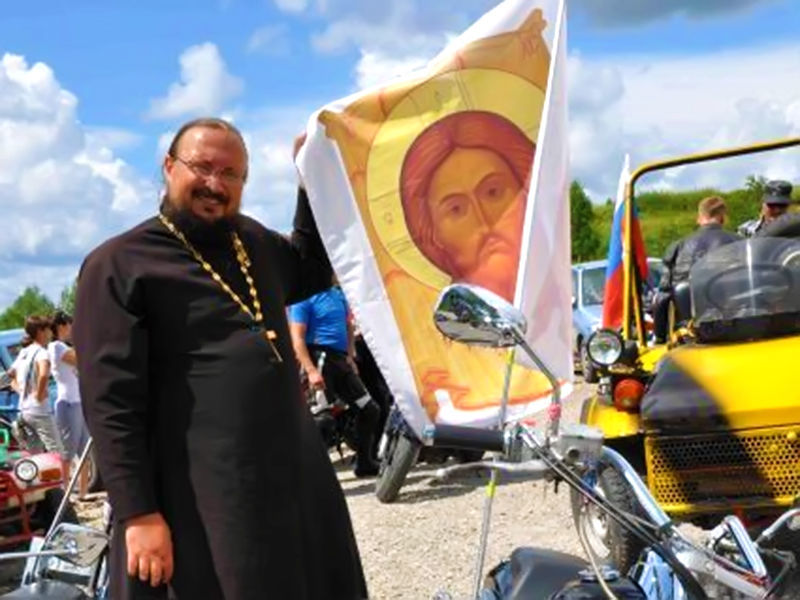 Участники кузбасского мотоклуба Free Spirit совершат крестный ход в Республику Алтай. За рулем мотоцикла окажется православный священник