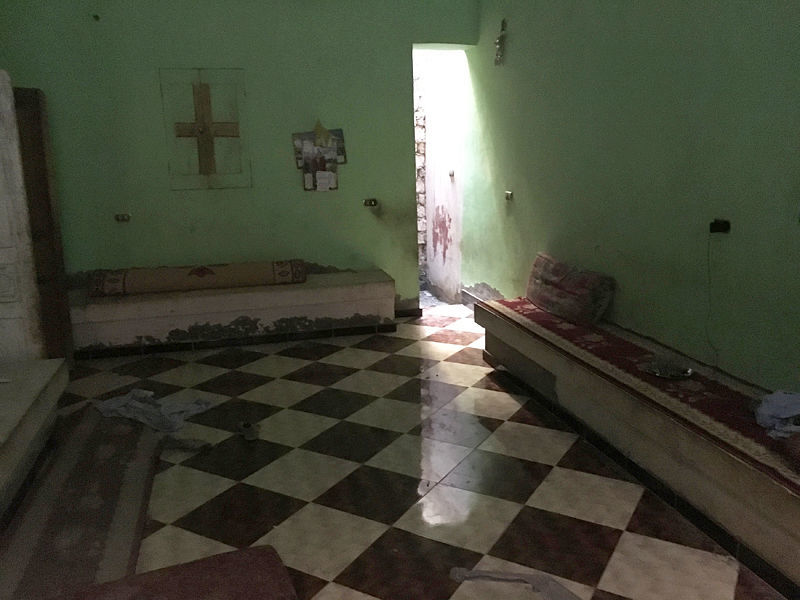 В египетской провинции Минья толпа мусульман численностью около 300 человек напала на проживающую деревне Аль-Карм семью христиан-коптов