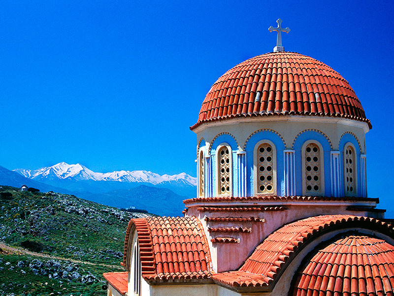 Представители православных церквей со всего мира съехались на греческий остров Крит для участия во Всеправославном соборе - мероприятие проходит впервые за более чем тысячу лет