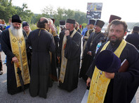 Участники крестного хода собираются на молебен в центре Киева