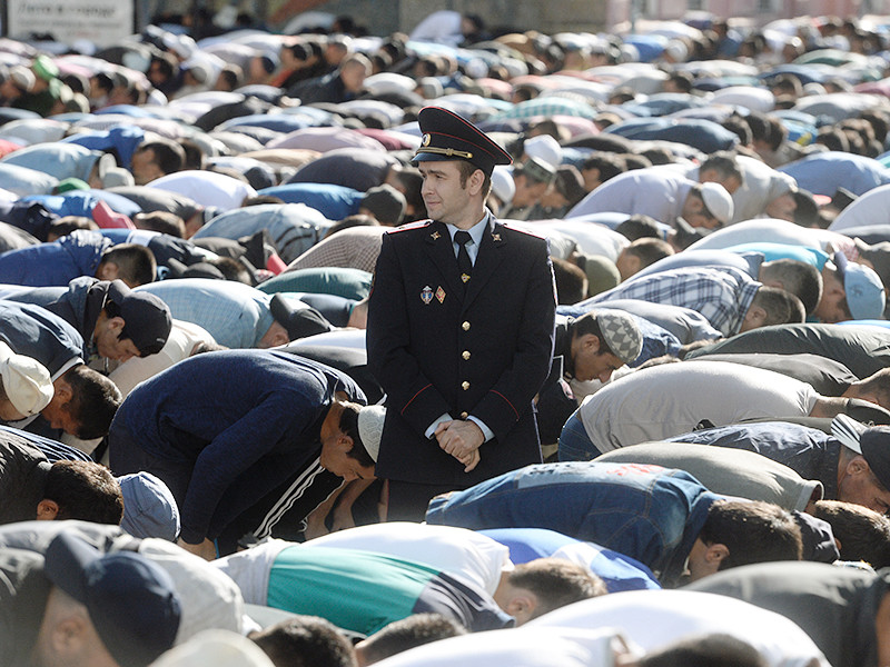 Последователи ислама в России и во всем мире начинают во вторник отмечать праздник разговения - Ураза-байрам