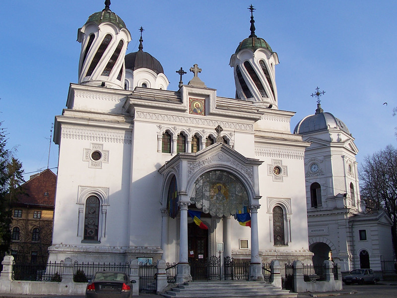Румынская церковь вступилась за детей из румынской семьи, переданных Лондонским судом гомосексуальной паре
