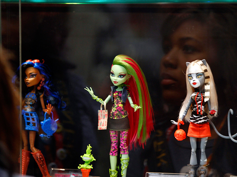 В Брянской области более 10 тысяч человек подписали обращение с требованием убрать из продажи в детских магазинах кукол-монстров