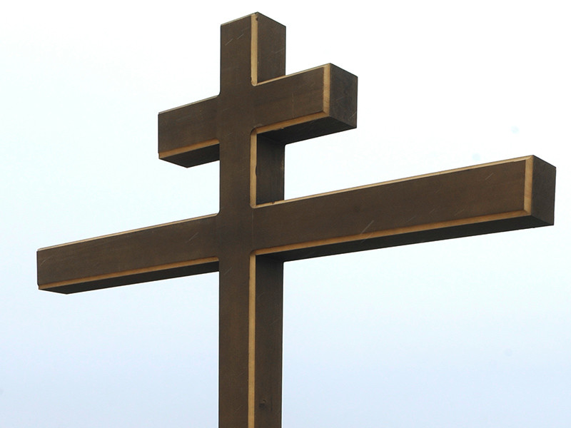 В селе Ташкирмень Лаишевского района Татарстана неизвестные спилили шестиметровый поклонный крест на следующий день после его установки