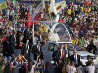 Автомобили Volkswagen Golf, на которых Папа Римский Франциск перемещался по Польше во время Всемирных дней молодежи, будут в сентябре распроданы на благотворительном аукционе