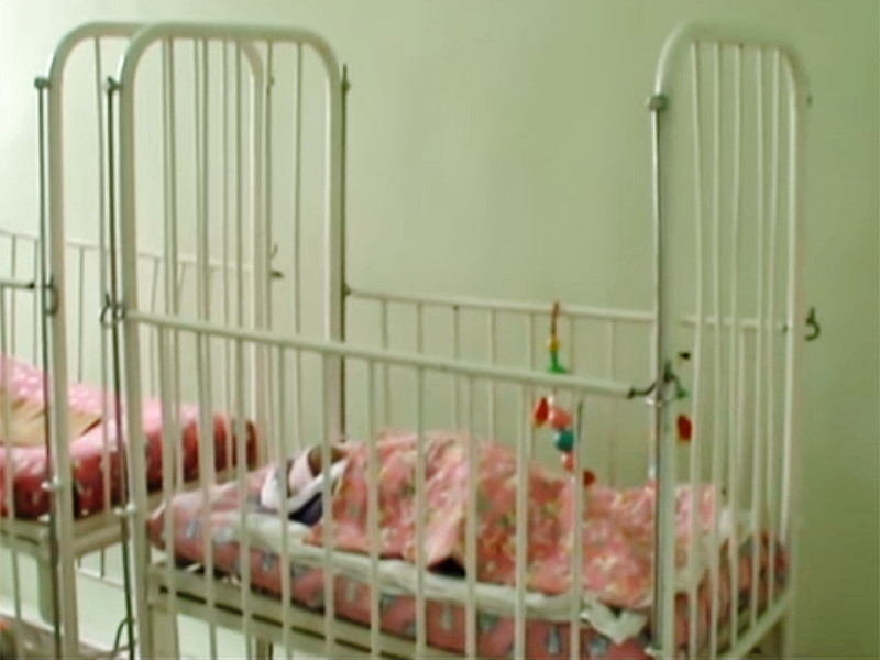 В Красноярске сотрудники полиции начали проверку личности женщины, которая накануне обратилась в местные органы опеки и попечительства с признанием, что это именно она на прошлой неделе оставила свою новорожденной дочь возле детского учреждения