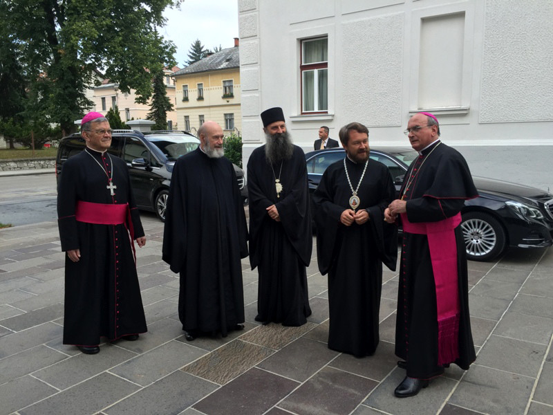 Иерарх РПЦ призывал католиков к совместному ответу на террористическую угрозу