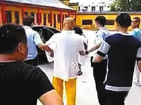 В Китае подозреваемый в тройном убийстве, скрывавшийся 16 лет от полиции, нашел убежище в буддийском монастыре и в конце концов стал его настоятелем