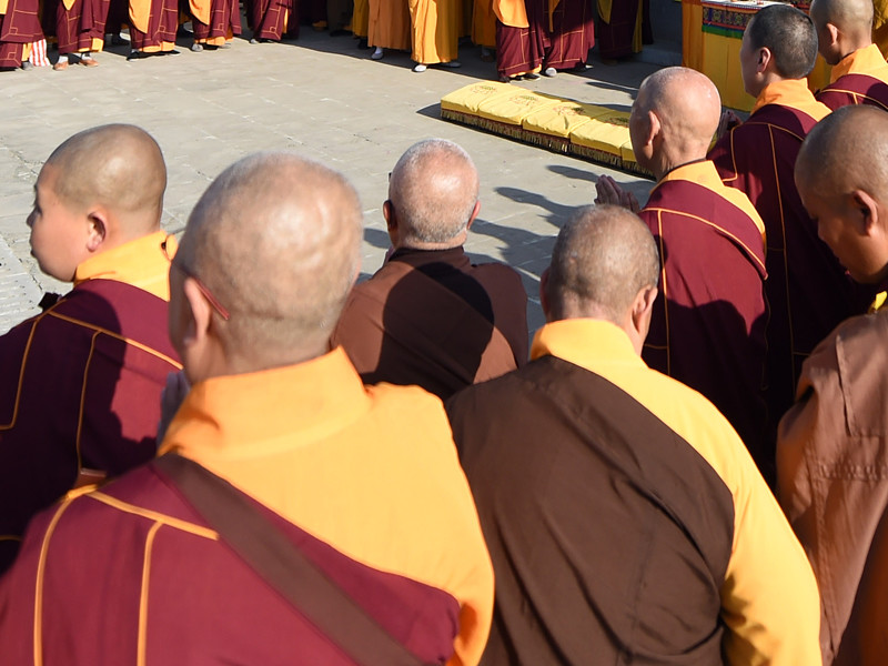 Инспекторская группа из 10 монахов помогла разоблачить более 600 аферистов, которые выдавали себя за монахов на священной горе Утайшань