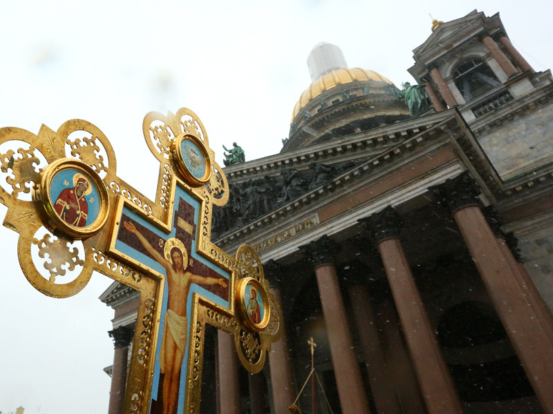 Колокол Исаакиевского собора ударил 13 раз в память о жертвах теракта в петербургском метро