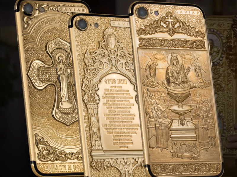 В РПЦ к Пасхе благословили коллекцию православных iPhone в золоте за 200 тысяч рублей