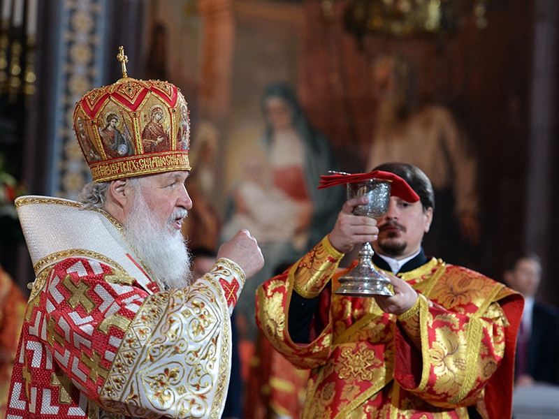 Пасхальные куличи, освященные патриархом Кириллом, в рамках акции "Пасха в Сирии" будут отправлены российским военным, проходящим службу в САР