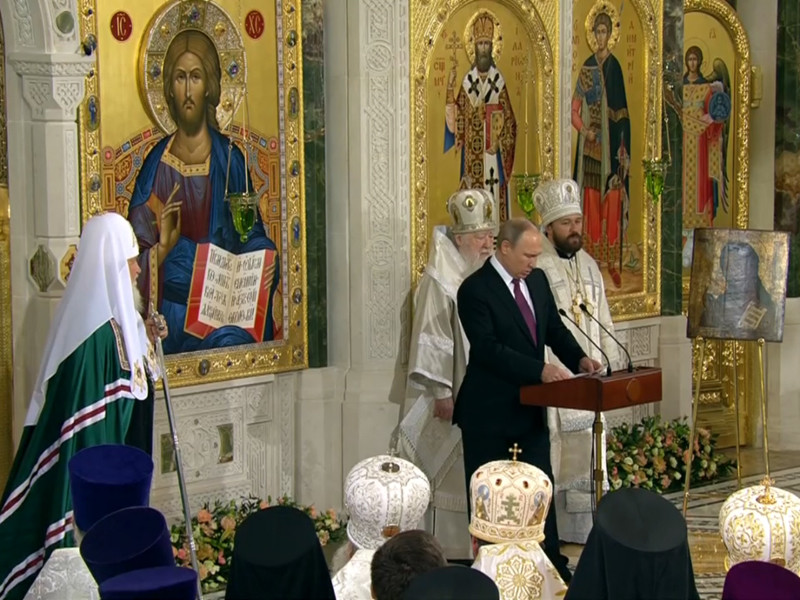 На освящении нового храма в Москве Путин призвал к сохранению единства нации