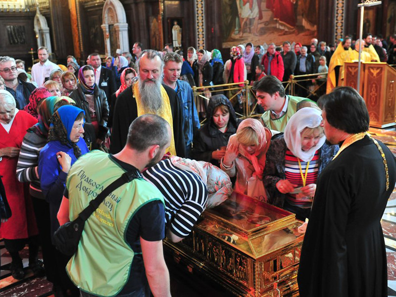 Мощам Николая Чудотворца в ХСС поклонились уже почти миллион паломников