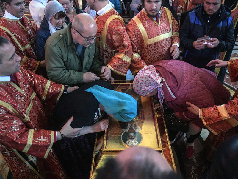 Мощам святителя Николая, привезенным в Москву, поклонились уже без малого полмиллиона верующих