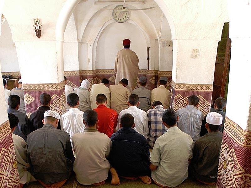 Сотрудников казыятов (территориальное подразделение муфтията, которое напрямую подчиняется муфтию) и мечетей Киргизии обязали получать светское образование


