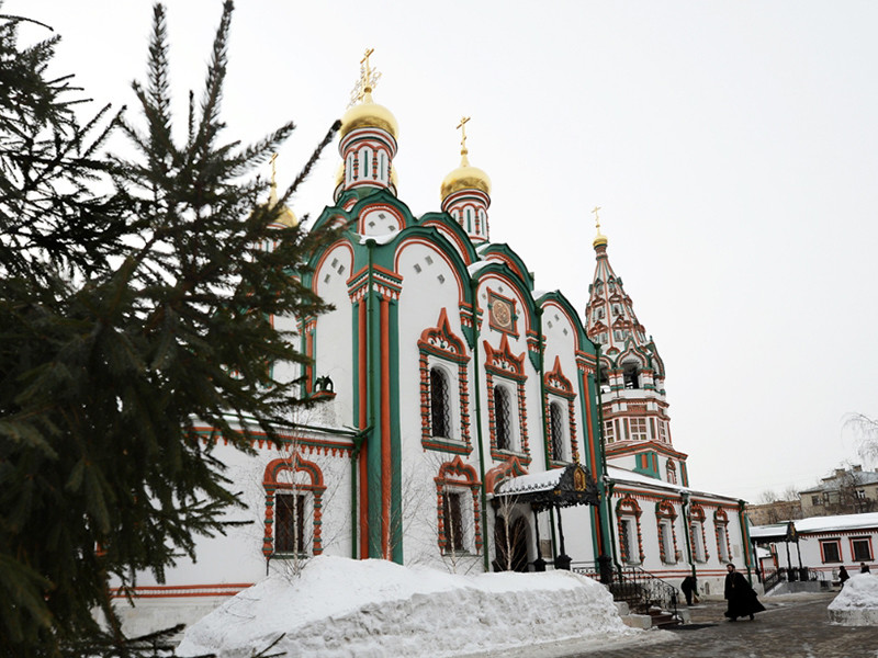 Департамент городского имущества Москвы передал в собственность Русской православной церкви здание храма Николая Мирликийского в районе Хамовники в центре столицы