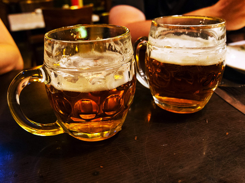 "Рекламу безалкогольного пива можно отнести к так называемым зонтичным брендам и она будет иметь хорошо предсказуемый результат в виде роста потребления алкогольного пива соответствующих марок", - считает Легойда
